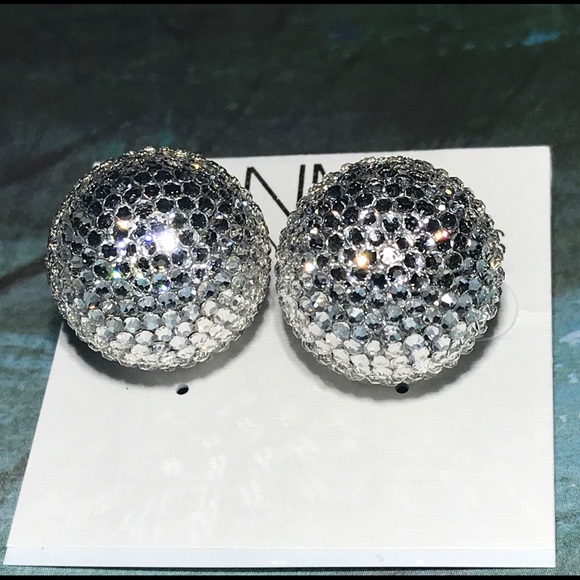 🆕 Pave Earrings Neiman Marcus - Picture 2 of 5